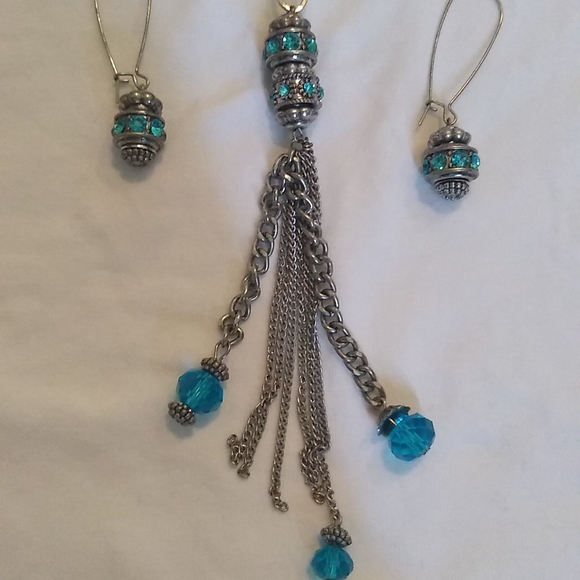 Woman's Necklace and Earring Set Aqua Blue Chrystals Silver Tone - Picture 3 of 7